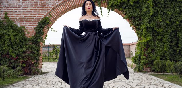 Model - BeckyShine mature