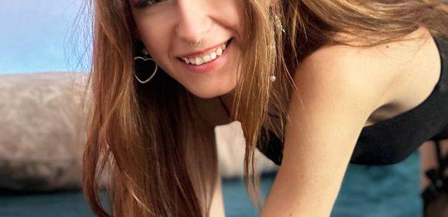 Model - Doris petite