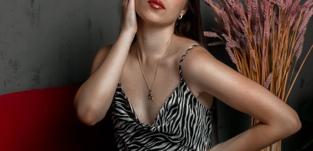 Model - Lillian feet