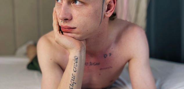 Model - Theo Green jerkoff