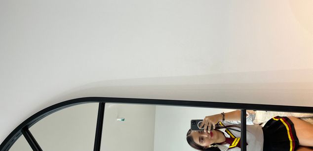 Model - Ada Belucci interactive