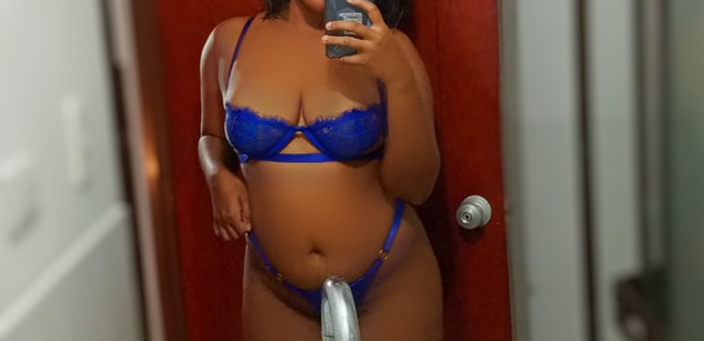 Model - sarah kingstone brunette