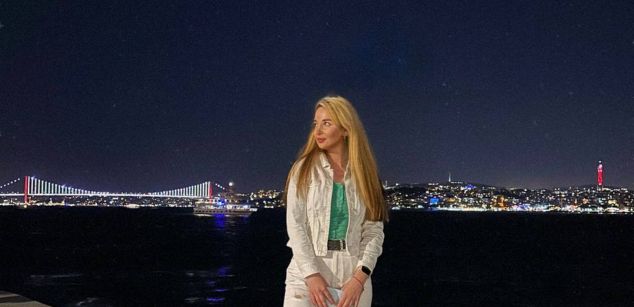 Model - Lewandowskaya tights