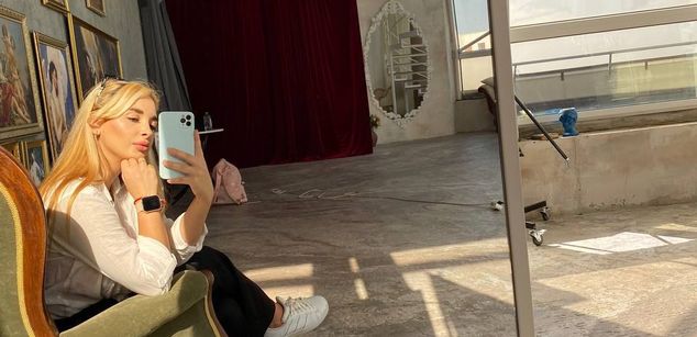 Model - Lewandowskaya tights