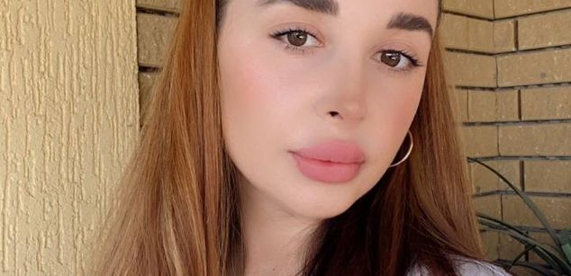 Model - Lewandowskaya tights