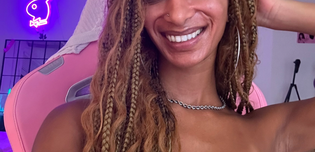 Model - Sasha Amour skinny