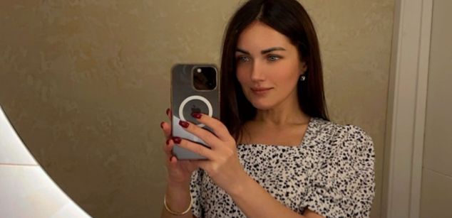 Model - TessaPosh mature