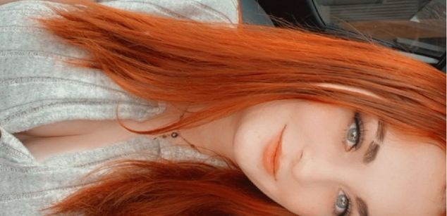 Model - Violet Syns slim