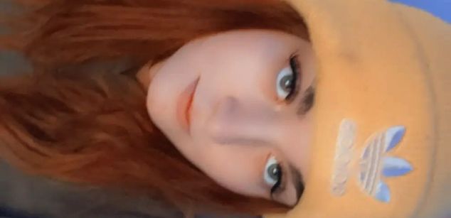 Model - Violet Syns slim