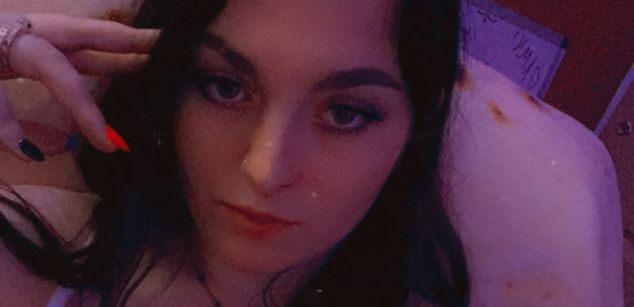 Model - Violet Syns slim