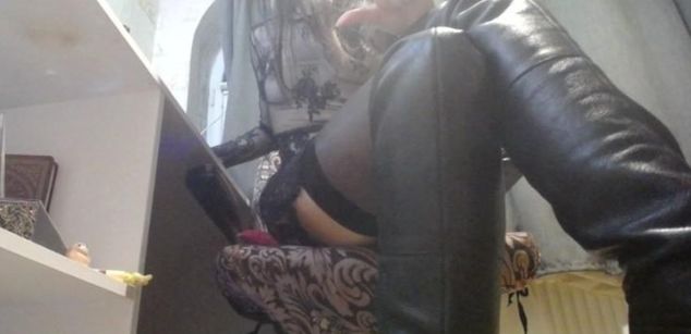 Model - Miss Stress cei