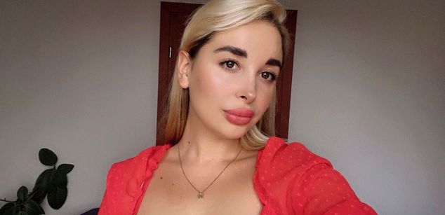 Model - Lewandowskaya tights