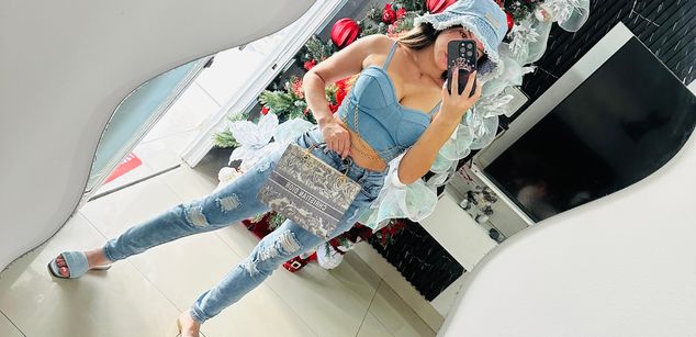 Model - Veronica Hot naked