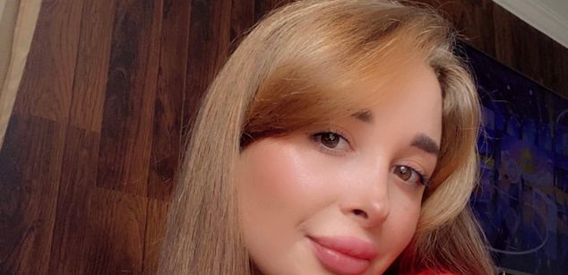 Model - Lewandowskaya tights