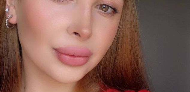 Model - Lewandowskaya tights