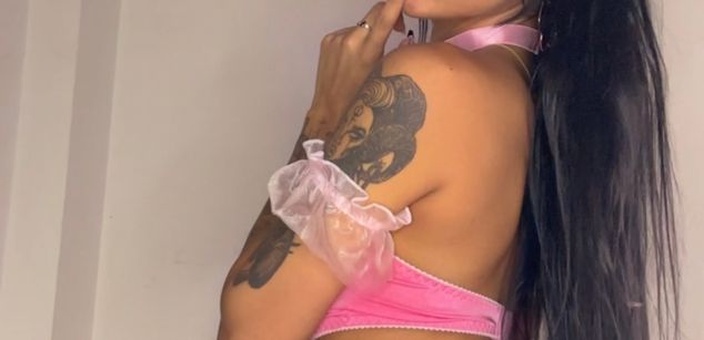 Model - Krhistal smalltits