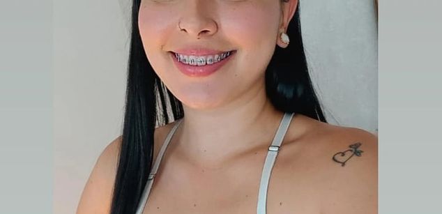 Model - Iris Moira feet