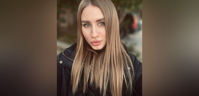 Model - Vivien_Sabo striptease