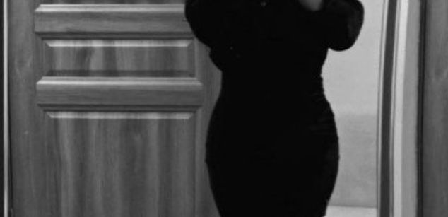 Model - Lara bigboobs