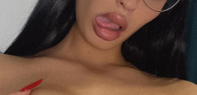 Model - VictoriaLane young