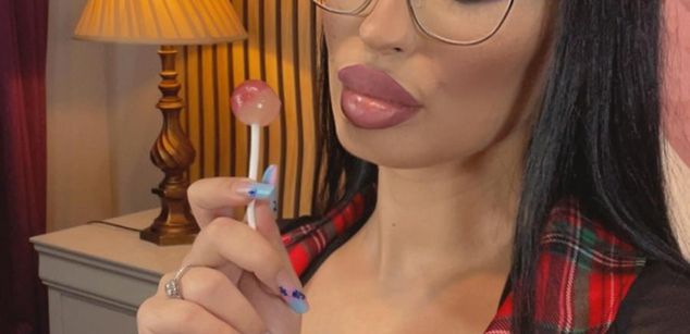 Model - VictoriaLane young