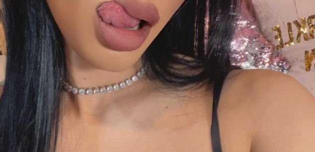 Model - VictoriaLane young