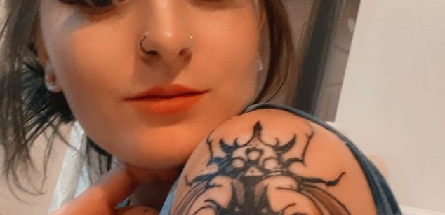 Model - Violet Syns slim