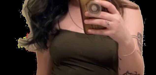 Model - Violet Syns slim