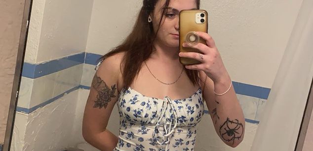 Model - Violet Syns slim