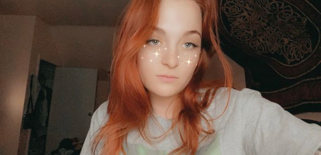 Model - Violet Syns slim