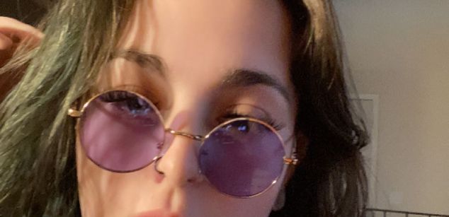 Model - Violet Syns slim