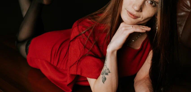 Model - Veta brunette