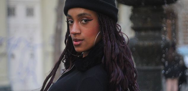 Model - Ominira sweet