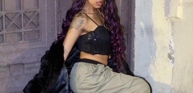 Model - Ominira sweet