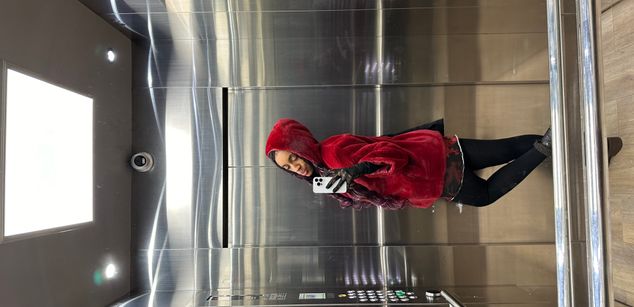 Model - Ominira sweet