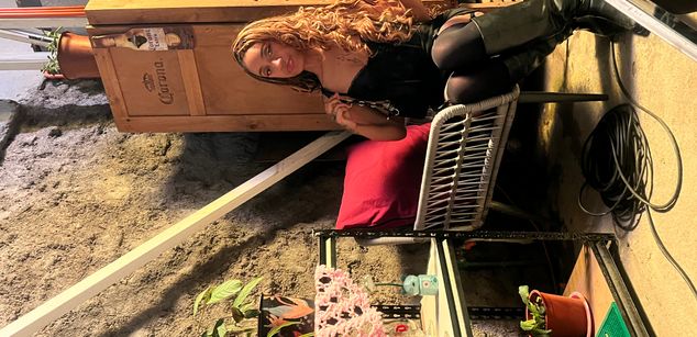 Model - Ominira sweet