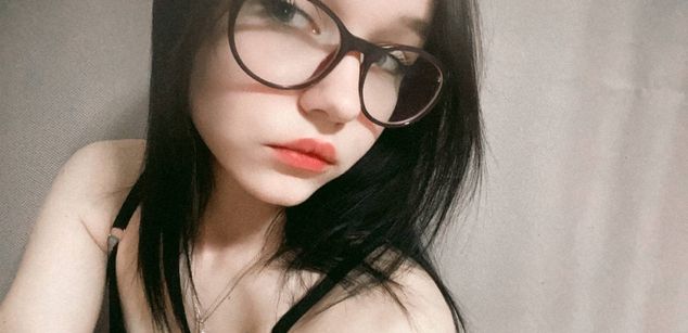 Model - SarahSanders DOMI