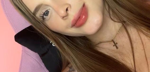 Model - HannaCutte cei