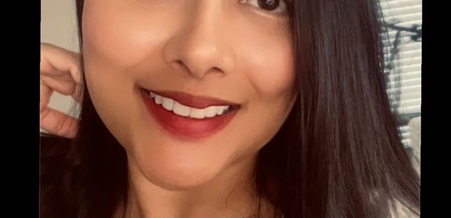 Model - Annyta latina