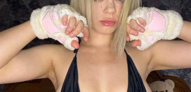 Model - Rina piercing