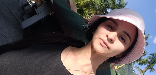 Model - Valen Hops zoom