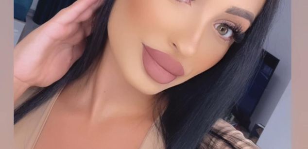 Model - VictoriaLane young