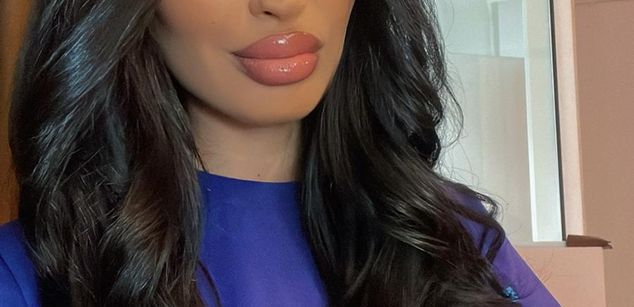 Model - VictoriaLane young