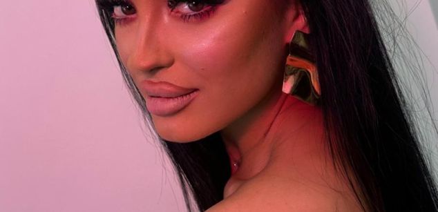 Model - VictoriaLane young