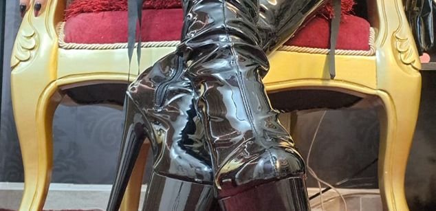 Model - Evelyn Dom BBC