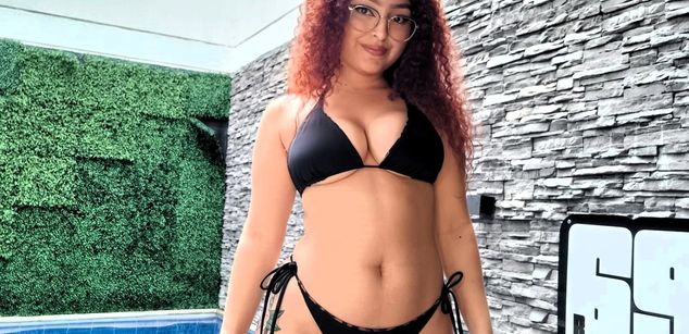 Model - Abby Luna Submissive