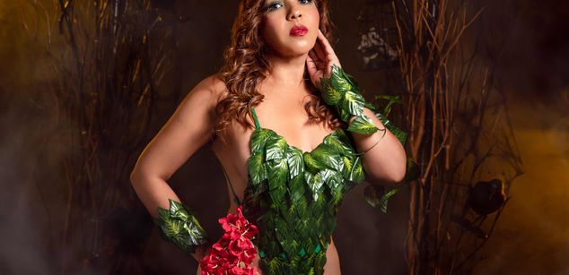 Model - Kasandra Hale mature