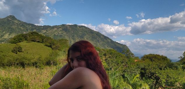 Model - CloeSweet latina