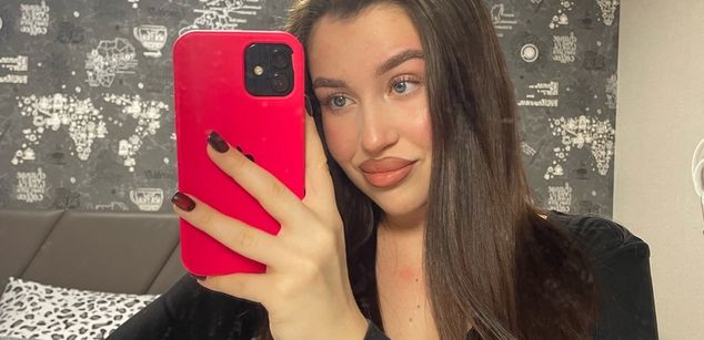 Model - Miss Lola young