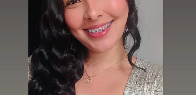 Model - Iris Moira feet